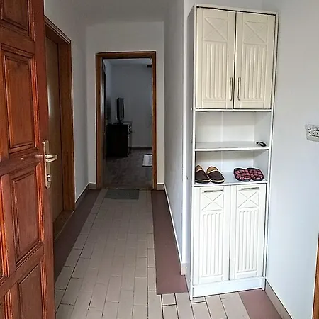 Esi Apartman *